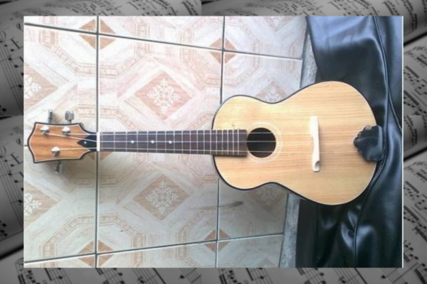 contoh alat musik keroncong ukulele cuk