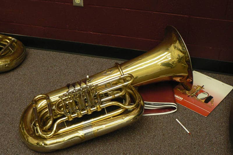 sejarah alat musik tuba